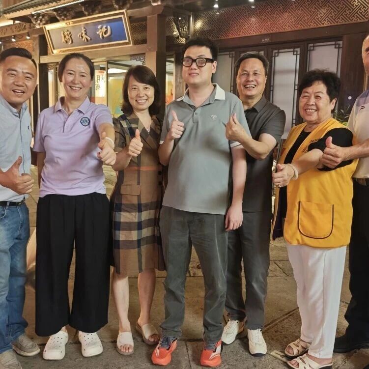 服务｜聆听古城回响——南孔服务队陪伴音乐博士王子安感受衢州古城韵味