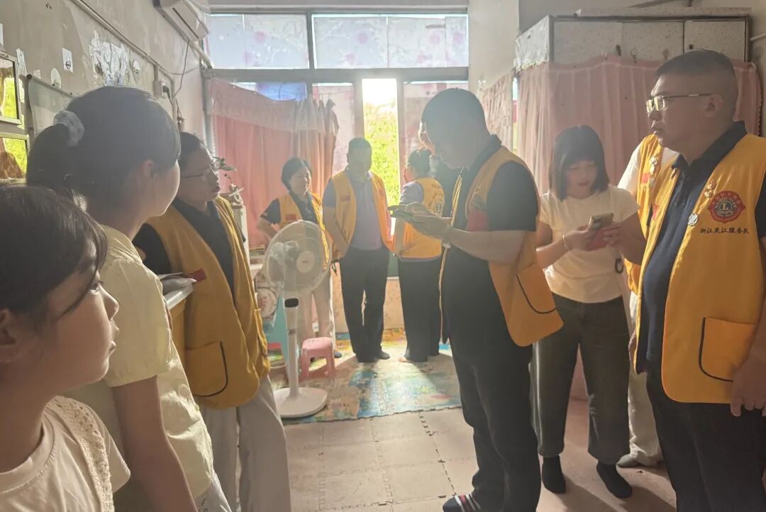 服务｜狮爱助学暖人心 精准帮扶助成长——灵江服务队走进困境家庭开展爱心帮扶活动